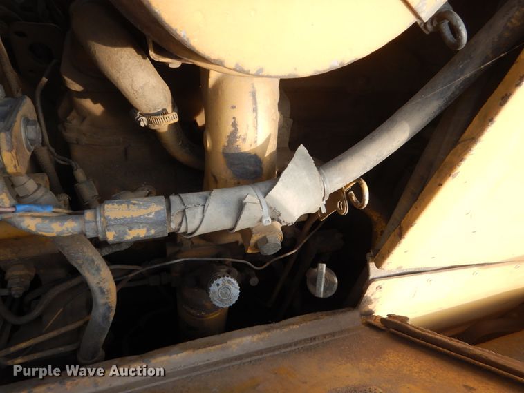 image for item DC8888 1990 Caterpillar D4H  dozer