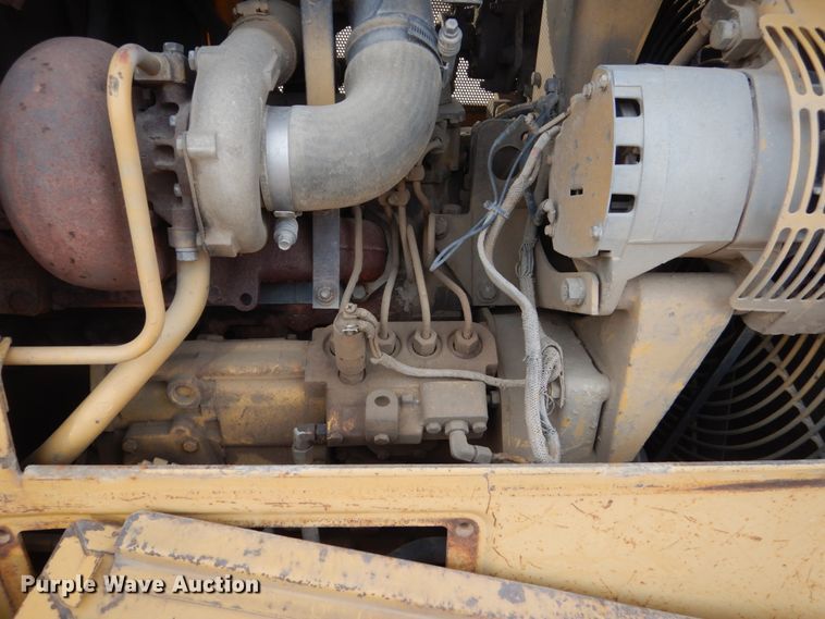 image for item DC8888 1990 Caterpillar D4H  dozer