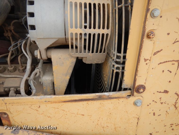 image for item DC8888 1990 Caterpillar D4H  dozer