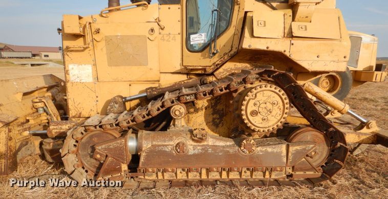 image for item DC8888 1990 Caterpillar D4H  dozer
