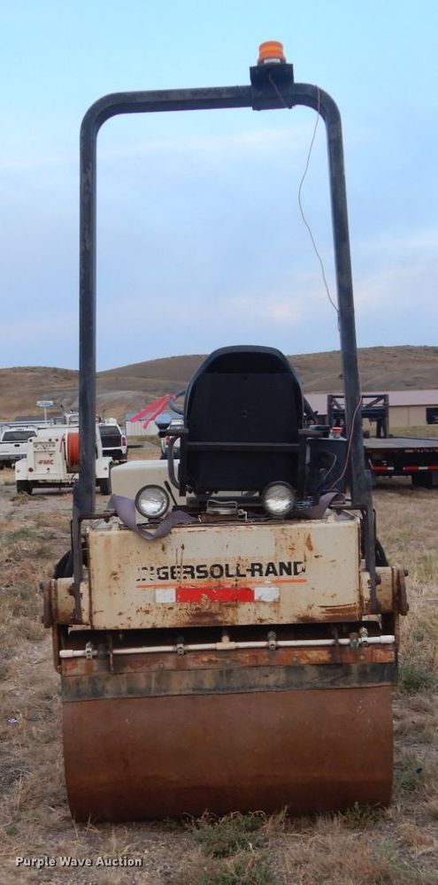 image for item DC8895 1997 Ingersoll Rand DD-24  vibratory double drum roller