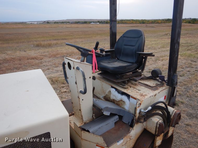 image for item DC8895 1997 Ingersoll Rand DD-24  vibratory double drum roller