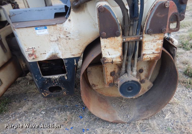 image for item DC8895 1997 Ingersoll Rand DD-24  vibratory double drum roller