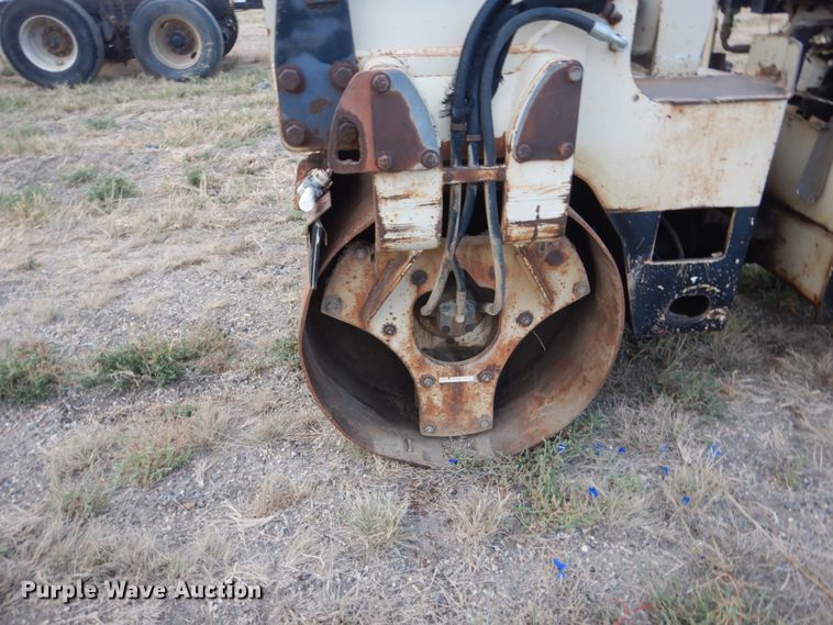 image for item DC8895 1997 Ingersoll Rand DD-24  vibratory double drum roller