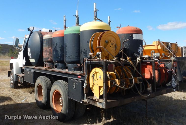 image for item DC8914 1979 Ford 9000  fuel truck