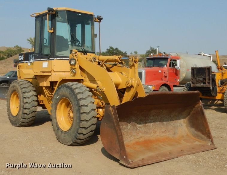 image for item DC8946 1996 Caterpillar 924F  wheel loader