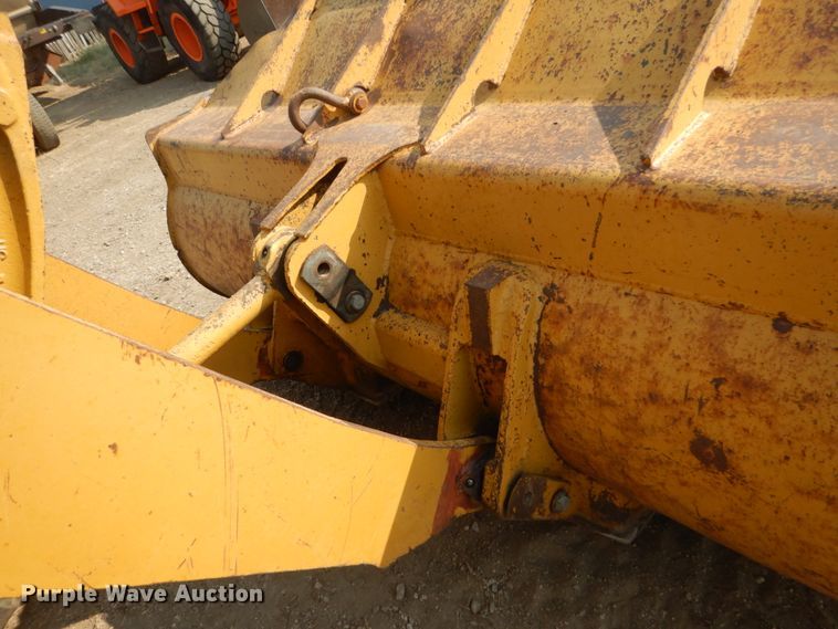 image for item DC8946 1996 Caterpillar 924F  wheel loader