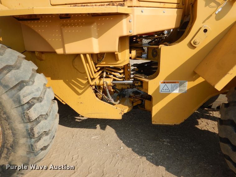 image for item DC8946 1996 Caterpillar 924F  wheel loader