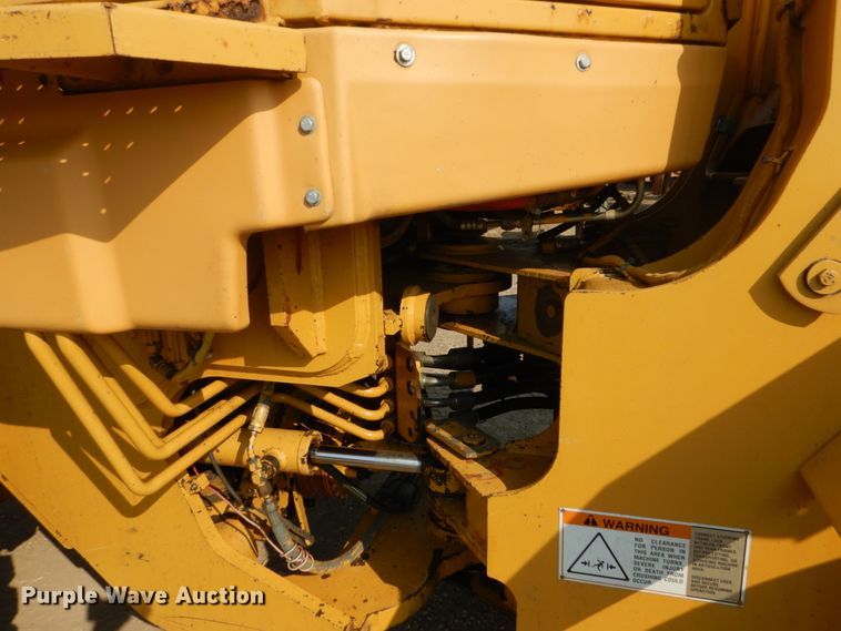 image for item DC8946 1996 Caterpillar 924F  wheel loader