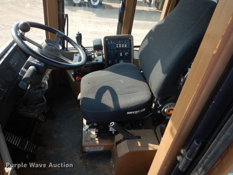 image for item DC8946 1996 Caterpillar 924F  wheel loader