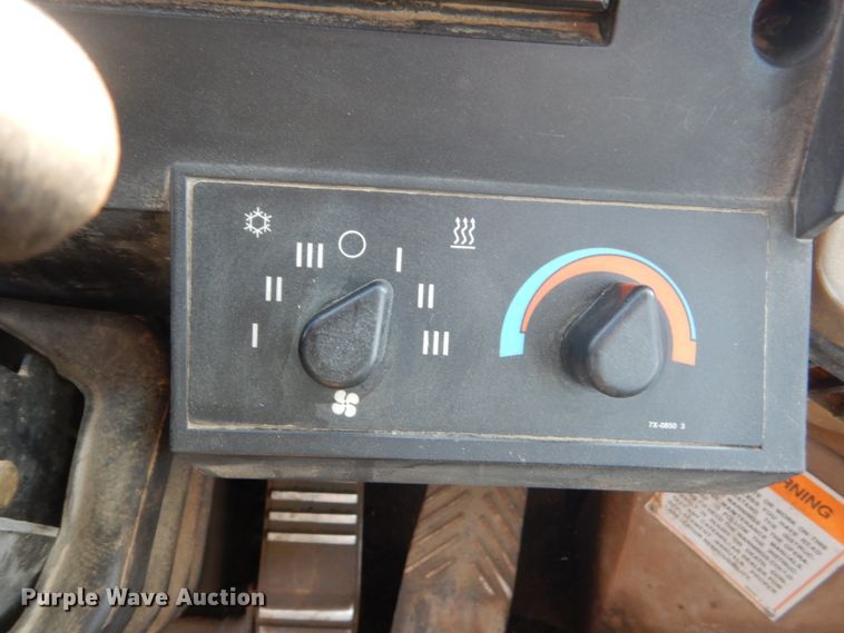 image for item DC8946 1996 Caterpillar 924F  wheel loader