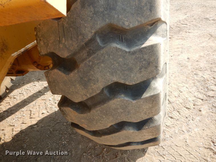 image for item DC8946 1996 Caterpillar 924F  wheel loader