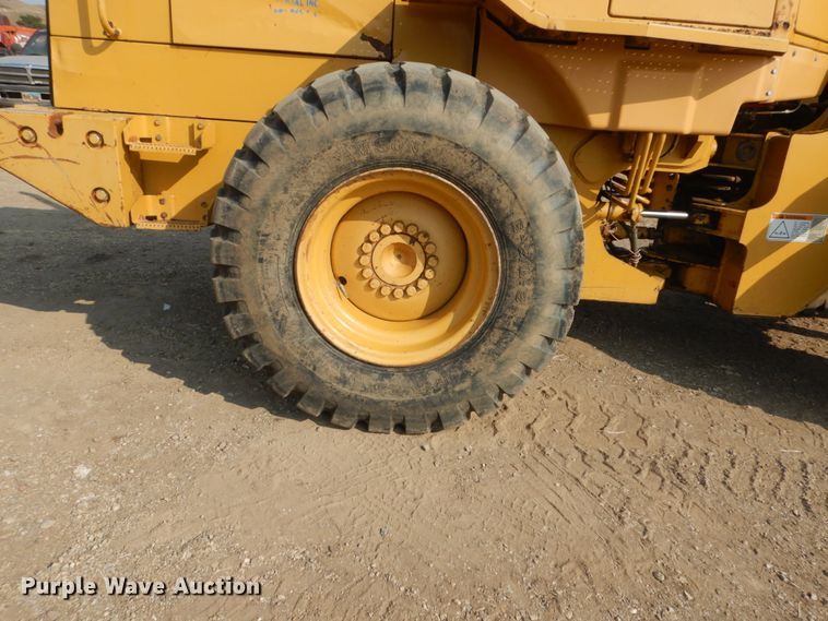 image for item DC8946 1996 Caterpillar 924F  wheel loader