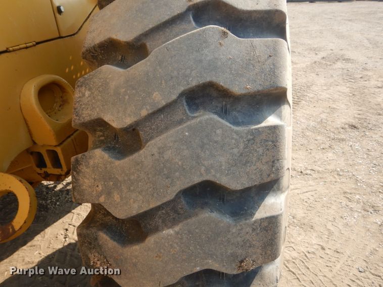 image for item DC8946 1996 Caterpillar 924F  wheel loader