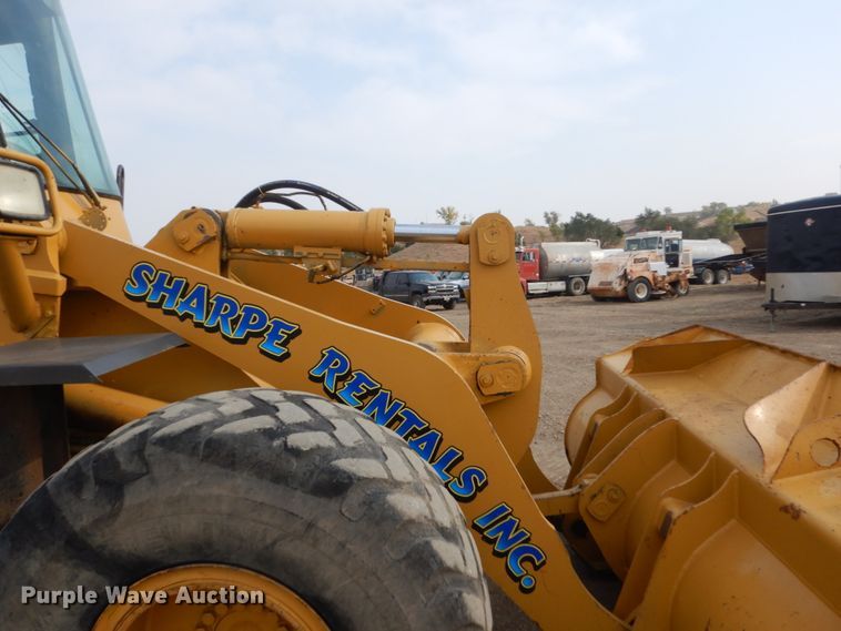 image for item DC8952 1998 Komatsu WA320-3  wheel loader