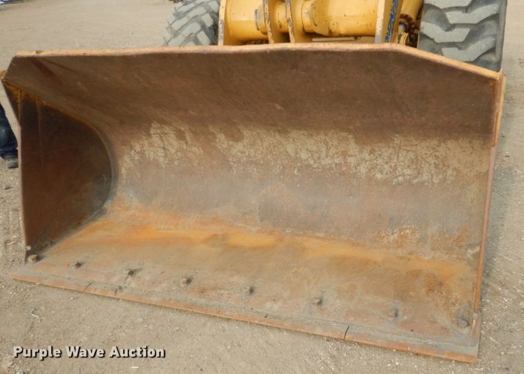 image for item DC8952 1998 Komatsu WA320-3  wheel loader