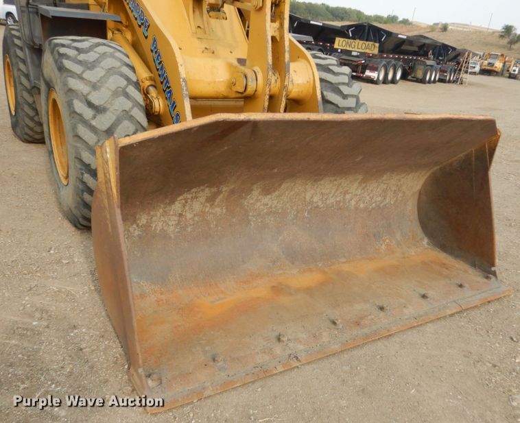 image for item DC8952 1998 Komatsu WA320-3  wheel loader