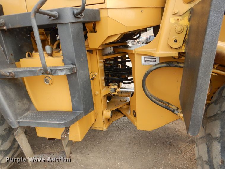 image for item DC8952 1998 Komatsu WA320-3  wheel loader
