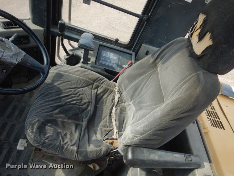 image for item DC8952 1998 Komatsu WA320-3  wheel loader