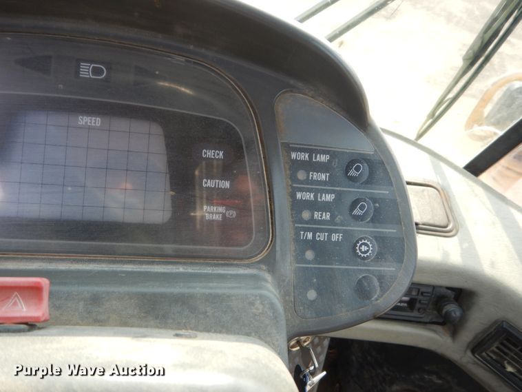 image for item DC8952 1998 Komatsu WA320-3  wheel loader