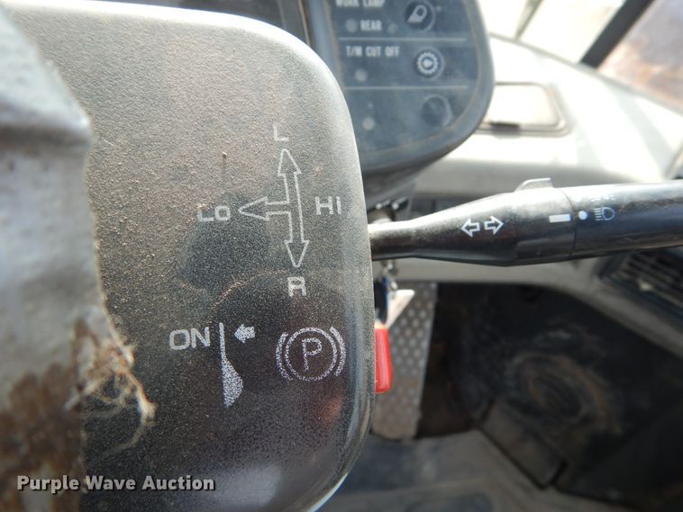 image for item DC8952 1998 Komatsu WA320-3  wheel loader