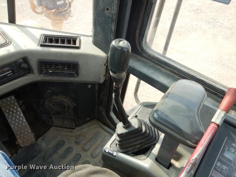 image for item DC8952 1998 Komatsu WA320-3  wheel loader