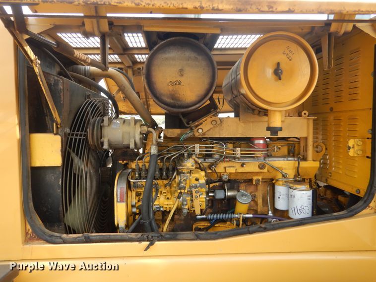 image for item DC8952 1998 Komatsu WA320-3  wheel loader