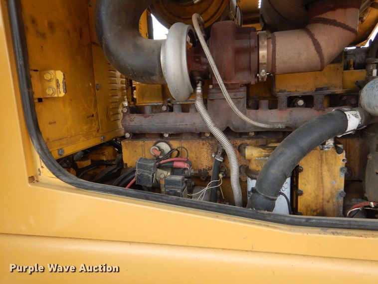 image for item DC8952 1998 Komatsu WA320-3  wheel loader