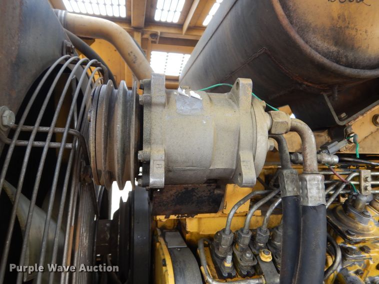 image for item DC8952 1998 Komatsu WA320-3  wheel loader