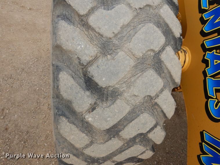 image for item DC8952 1998 Komatsu WA320-3  wheel loader