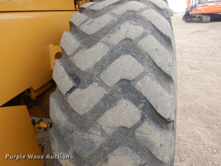 image for item DC8952 1998 Komatsu WA320-3  wheel loader