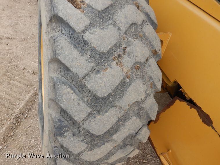 image for item DC8952 1998 Komatsu WA320-3  wheel loader