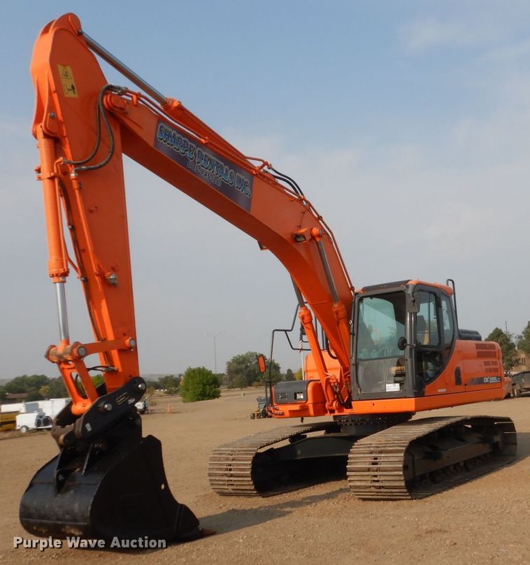 image for item DC8953 2014 Doosan DX225LC-3  excavator