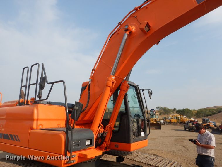 image for item DC8953 2014 Doosan DX225LC-3  excavator