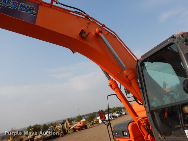 image for item DC8953 2014 Doosan DX225LC-3  excavator