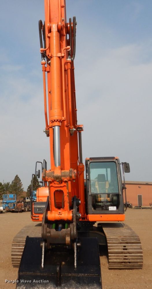 image for item DC8953 2014 Doosan DX225LC-3  excavator