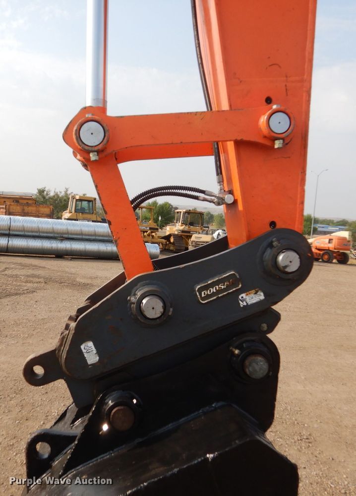 image for item DC8953 2014 Doosan DX225LC-3  excavator