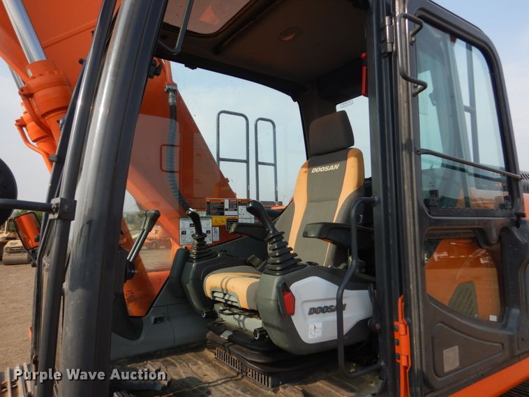 image for item DC8953 2014 Doosan DX225LC-3  excavator