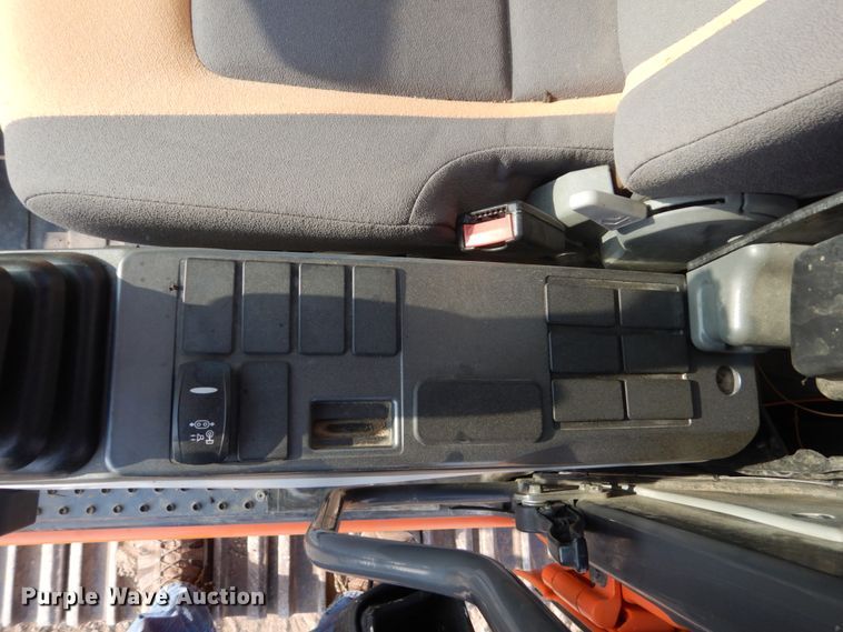 image for item DC8953 2014 Doosan DX225LC-3  excavator