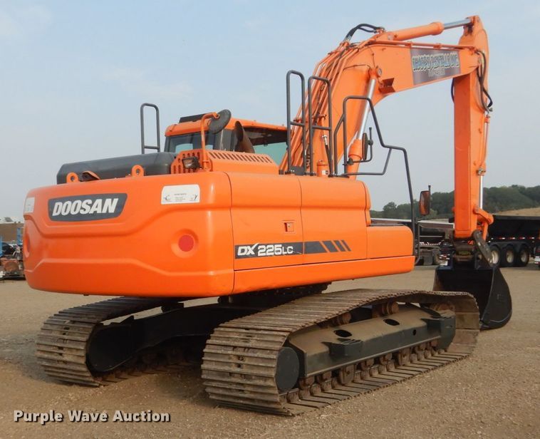 image for item DC8954 2014 Doosan DX225LC-3  excavator