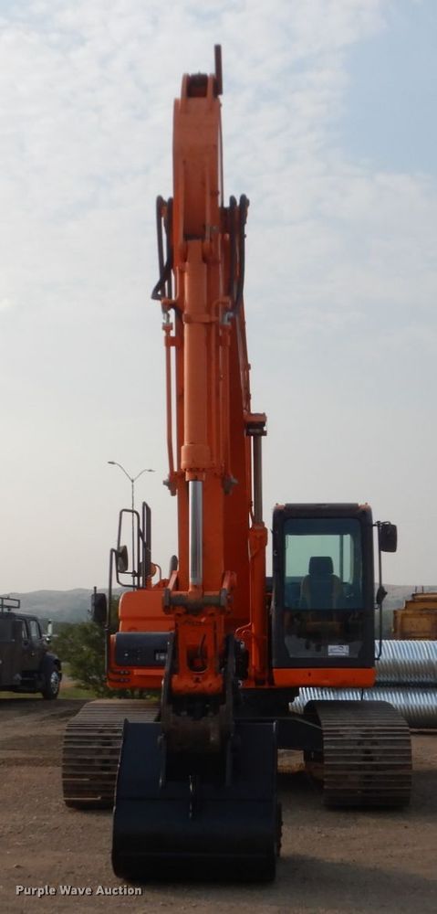 image for item DC8954 2014 Doosan DX225LC-3  excavator