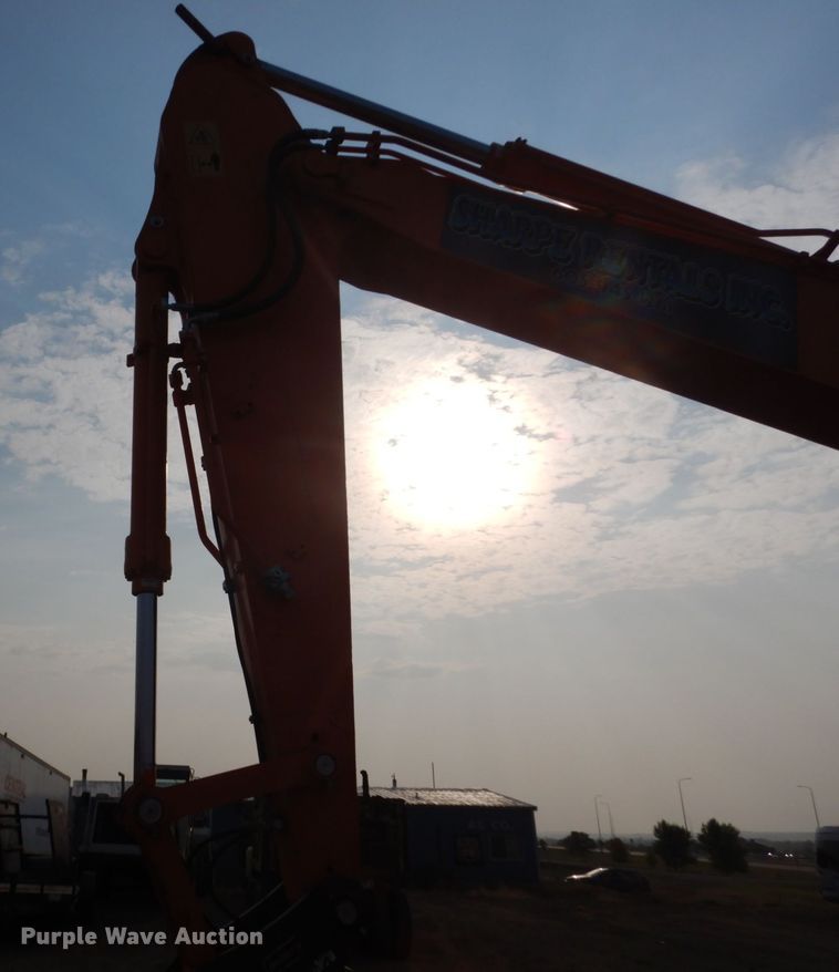 image for item DC8954 2014 Doosan DX225LC-3  excavator