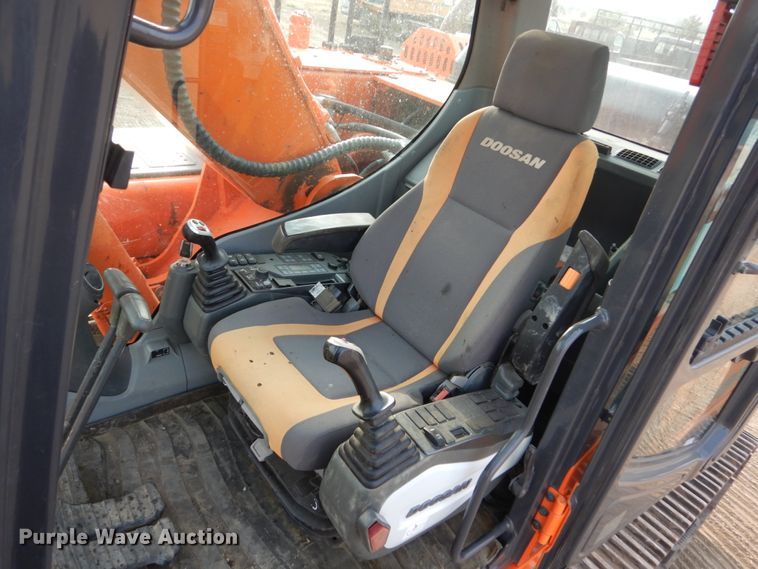 image for item DC8954 2014 Doosan DX225LC-3  excavator