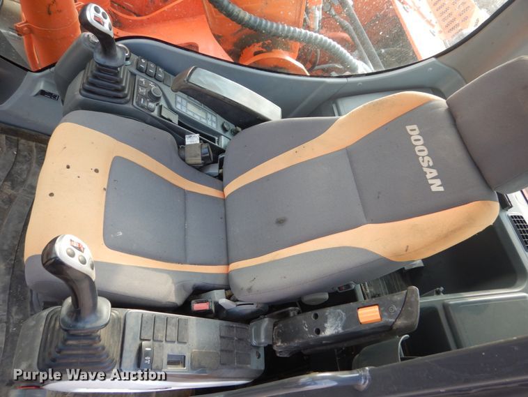 image for item DC8954 2014 Doosan DX225LC-3  excavator