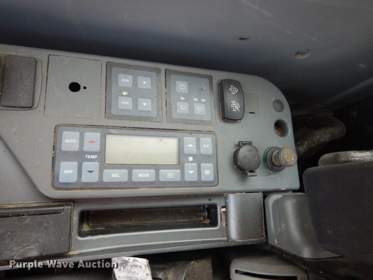 image for item DC8954 2014 Doosan DX225LC-3  excavator