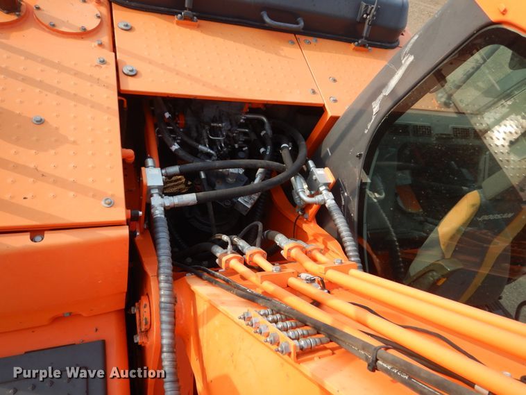 image for item DC8954 2014 Doosan DX225LC-3  excavator