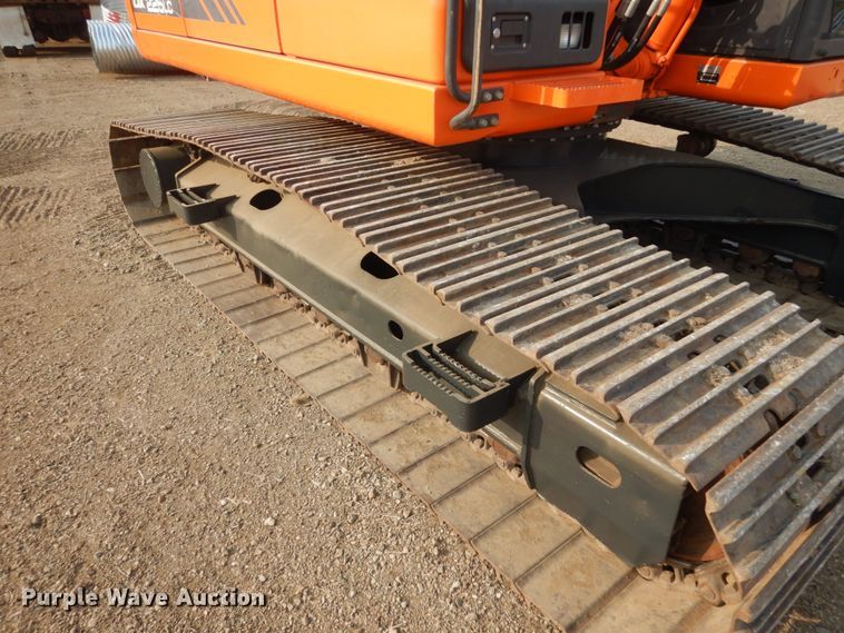 image for item DC8954 2014 Doosan DX225LC-3  excavator