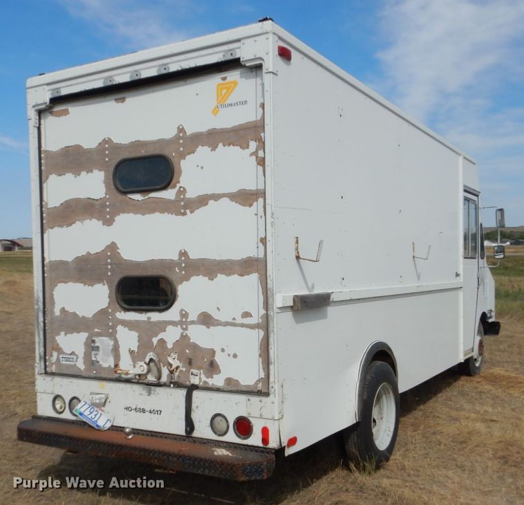 image for item DC8959 1994 Chevrolet P30 Utilimaster  delivery van