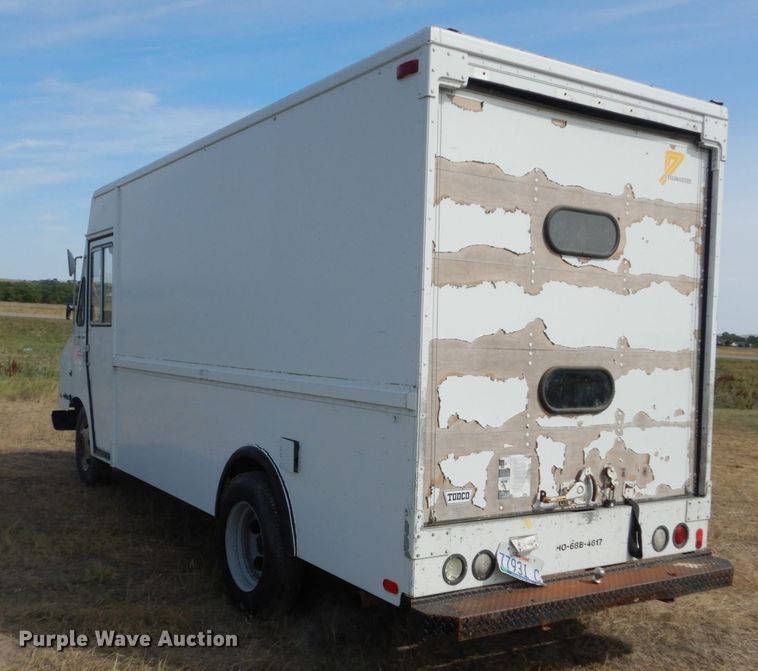 image for item DC8959 1994 Chevrolet P30 Utilimaster  delivery van