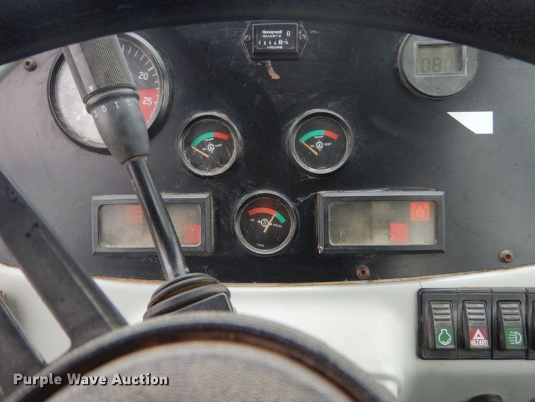 image for item DC8984 2001 Terex TS14G  conventional scraper